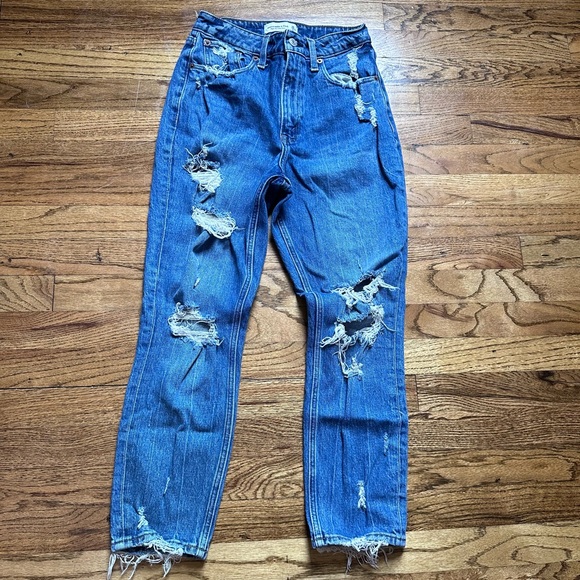 Abercrombie & Fitch Denim - Abercrombie & Fitch Curve Love High Rise Mom Jean Distressed Sz 26 / 2 short